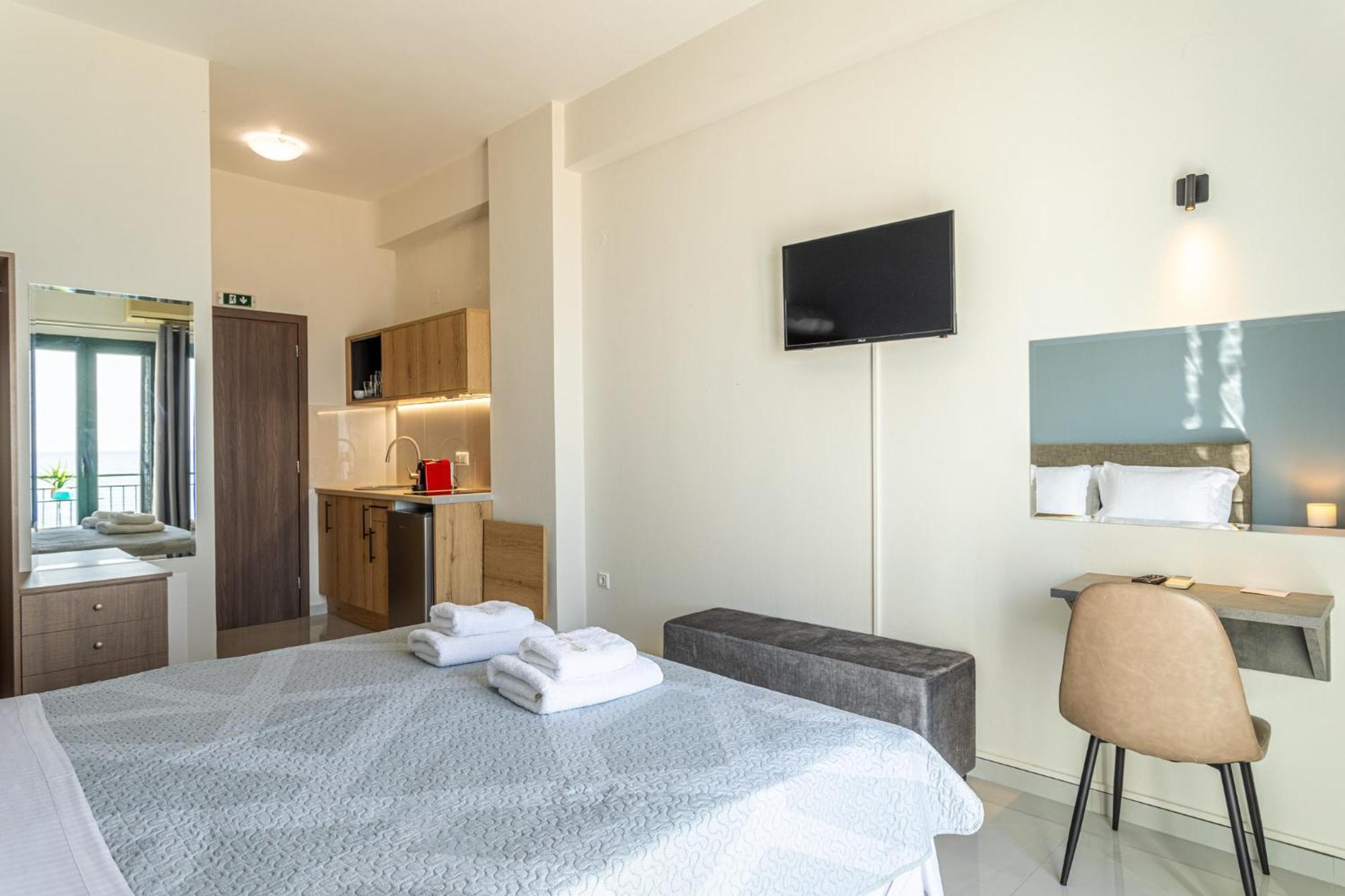 Marina Aparthotel Kardhamili Ngoại thất bức ảnh
